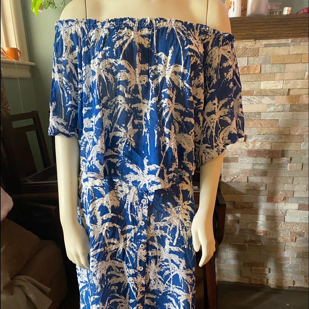 NEGOTIABLE 2 pc Brand new w/tags Palm Tree skirt & top set